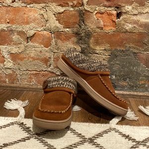 Life Is Good slippers